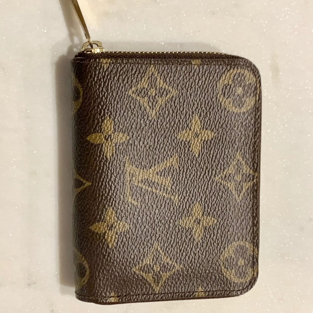 ✨Louis Vuitton Zippy Coin Purse✨